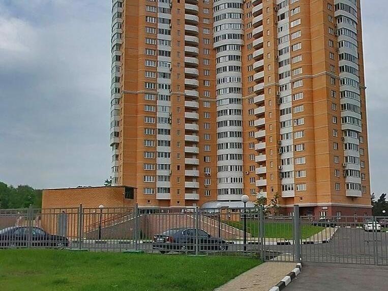 Парковка на доме в москве