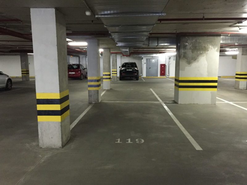 Сниму машиноместо в паркинге. Машиноместо 15 метров. Паркинг 15 кв м. Паркинга Трибуца 10 место 703. Паркинга Адмирала Трибуца 7 верхний уровень.