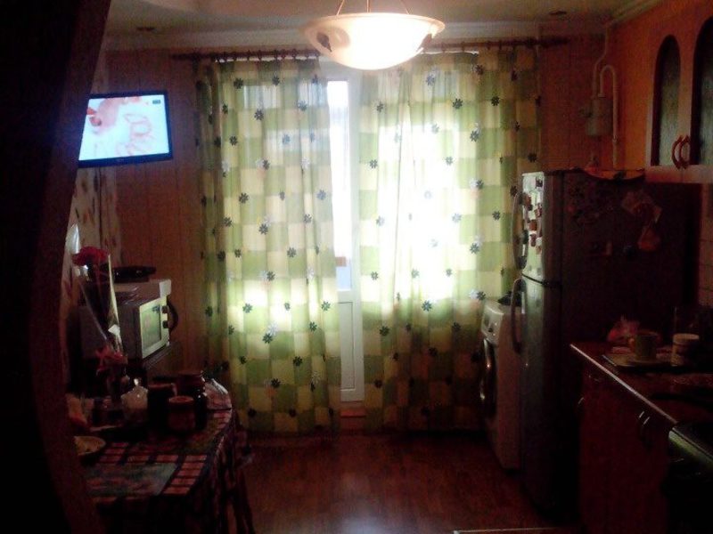 Купить квартиру в Гусеве Калининградской области на авито 3 комнатную.