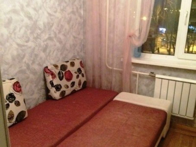 Сколько стоит снять комнату в общежитии. Сдается комната в общежитии. Комната в общежитии Красноярск. Крас раб 166 комнаты в общежитии. Комната в общежитии 12 м объявление.