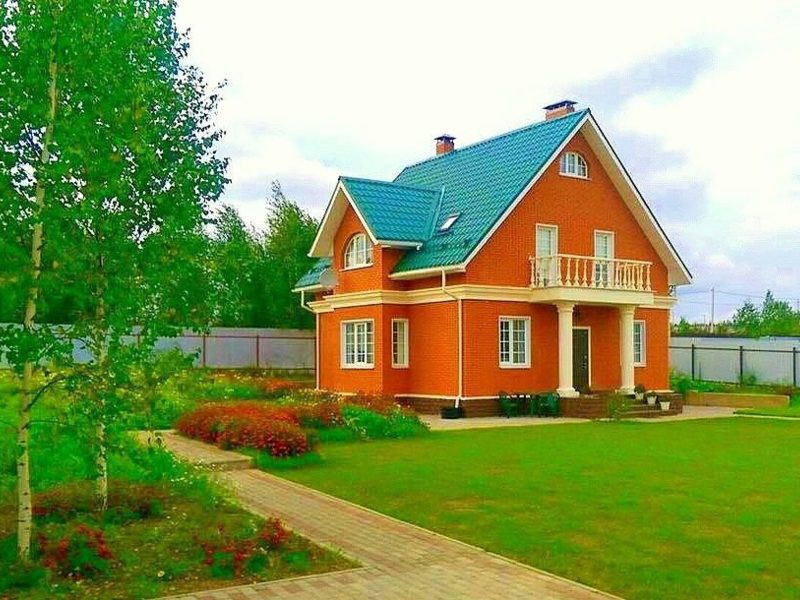 Продажа недвижимости в рф. Коттеджный поселок "дом с лужайкой" Волгоград. Кирпичный дом с участком. Продается двухэтажный дом. Двухэтажный дом в деревне.