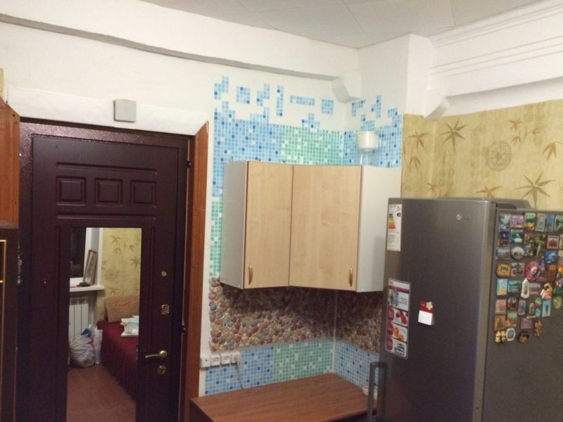 Продажа комнаты в общежитии соседу. Комната в общежитии в Нижнем Новгороде без мебели.
